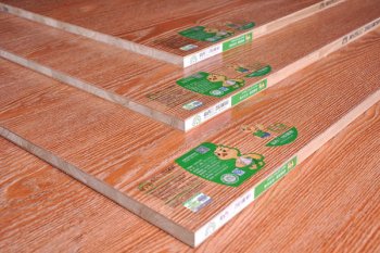 生態(tài)板和實(shí)木板做的家具哪種好