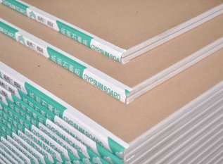 石膏板環(huán)保嗎，石膏板的特點(diǎn)與用途